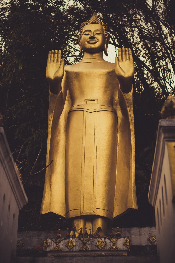 Statue dorée de Bouddha