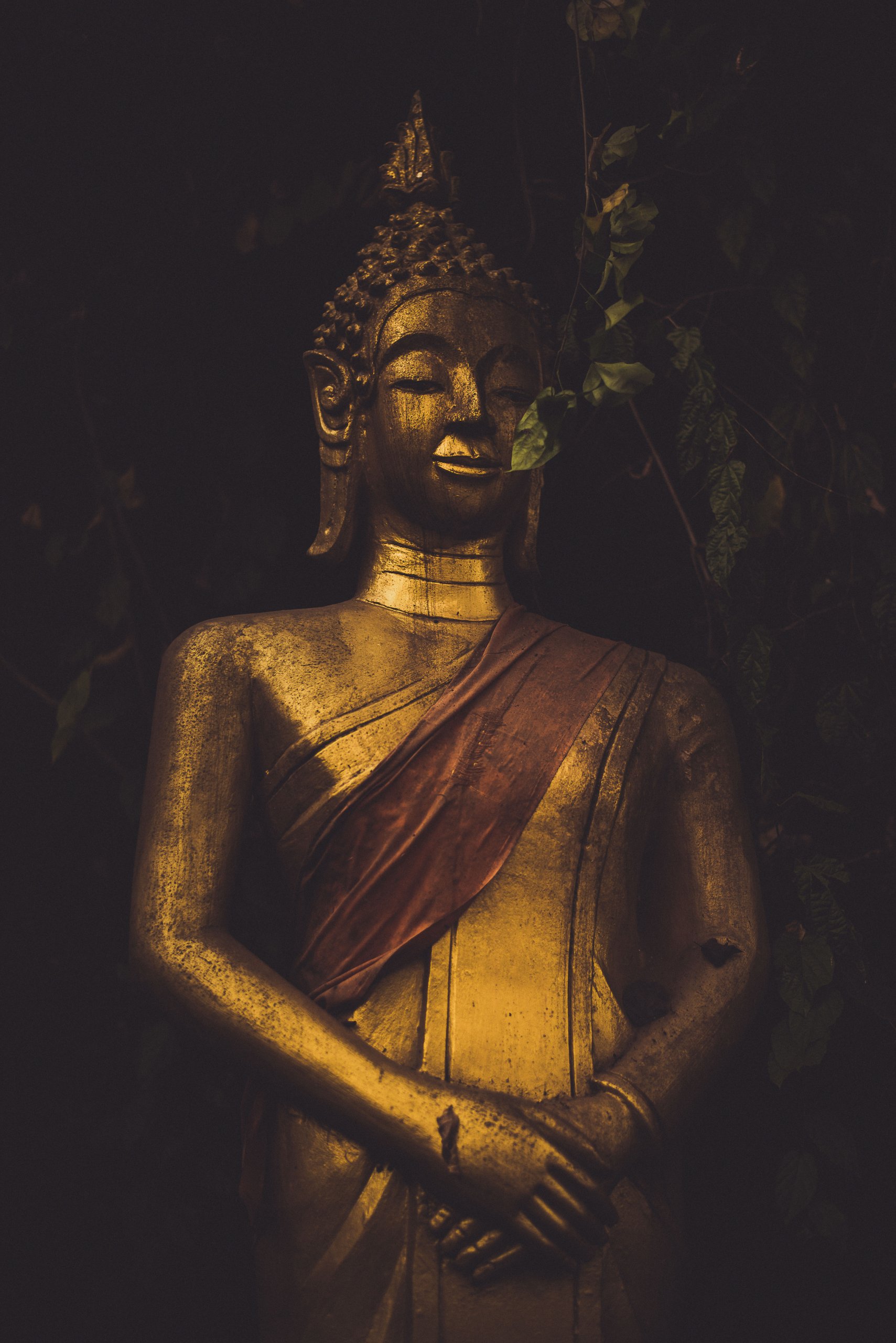 Statue dorée de Bouddha
