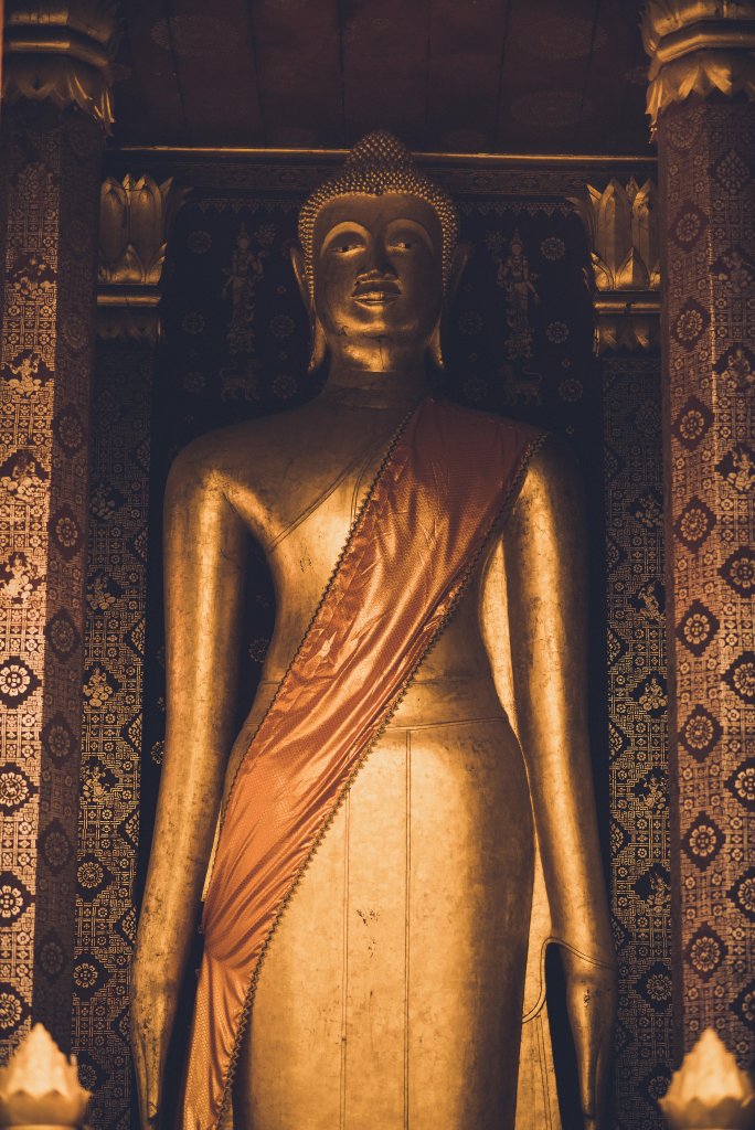 Statue dorée de Bouddha