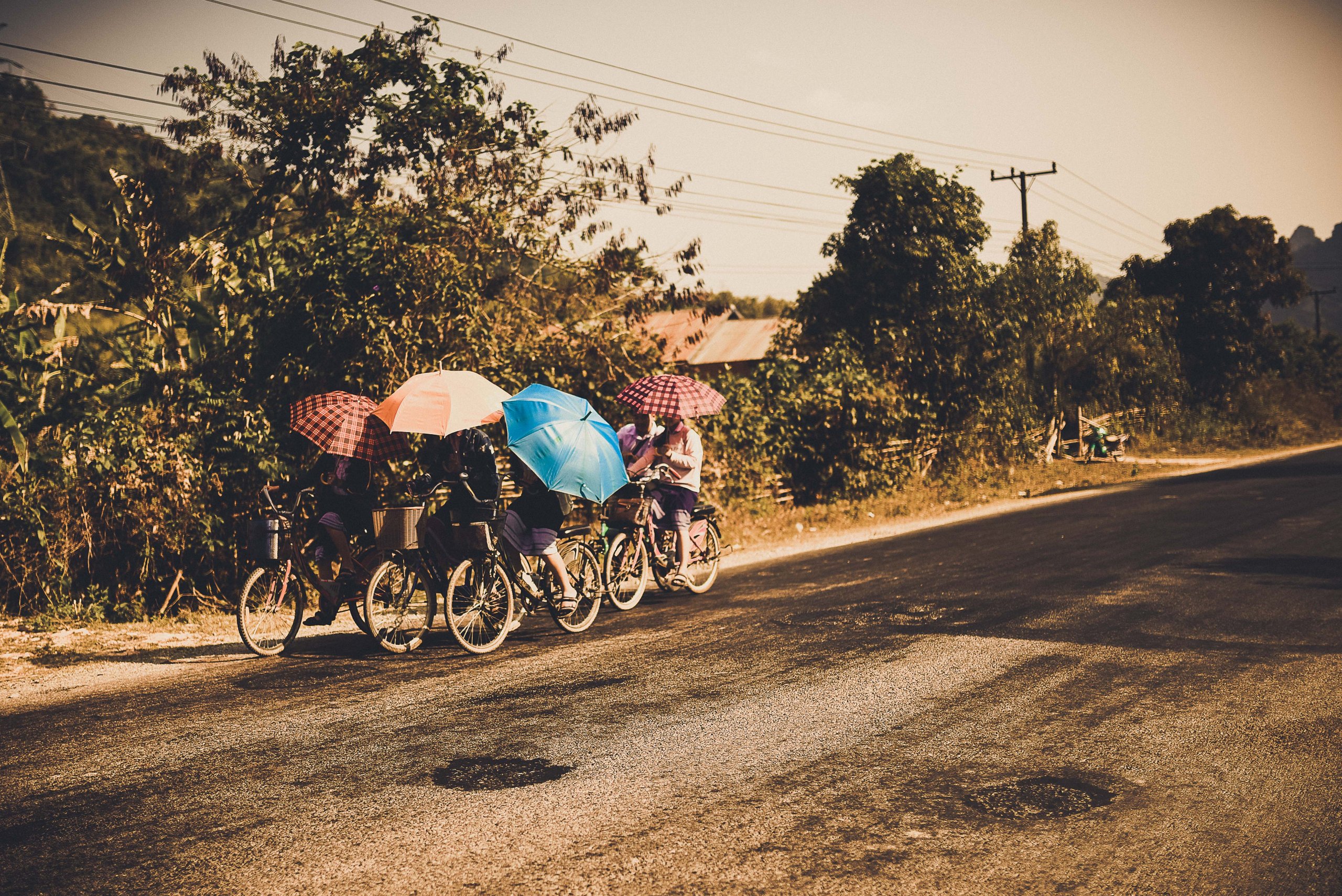Jeunes Filles à vélo