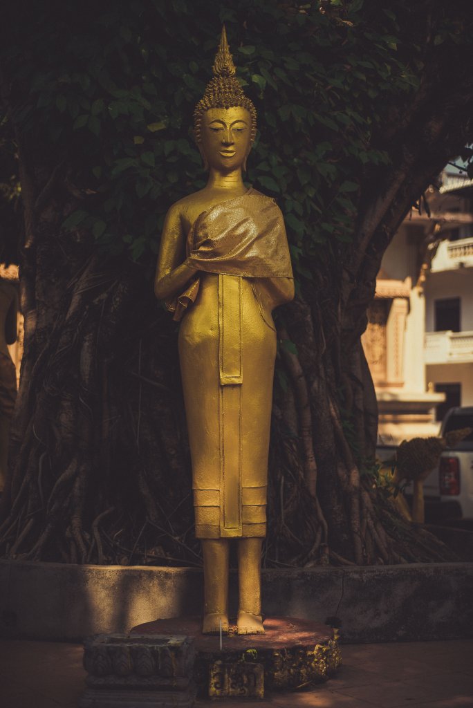 Statue dorée de Bouddha