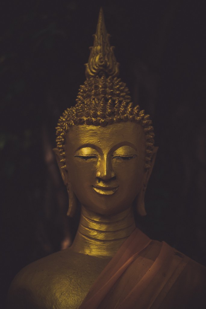 Statue dorée de Bouddha