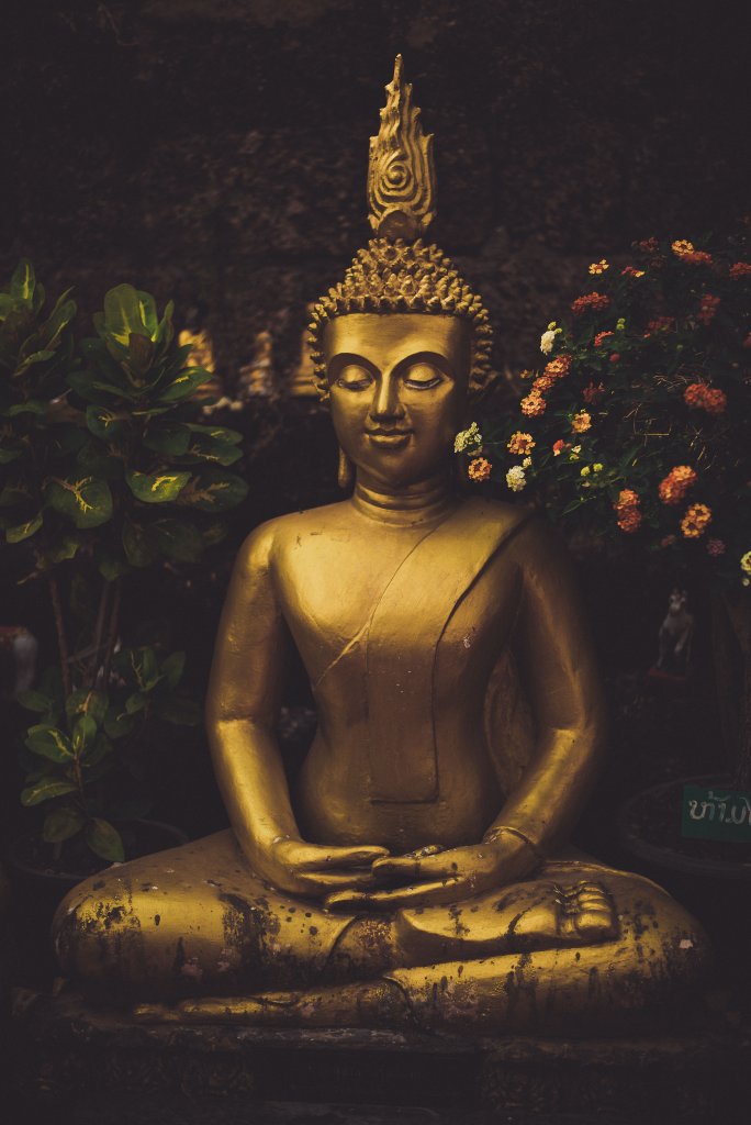 Statue dorée de Bouddha