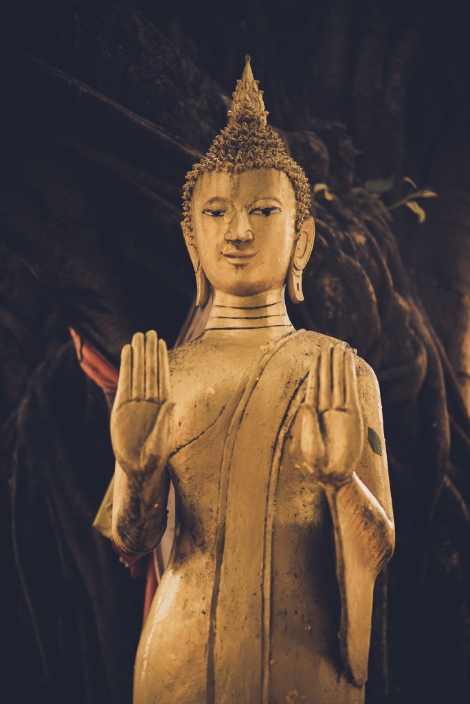 Statue dorée de Bouddha