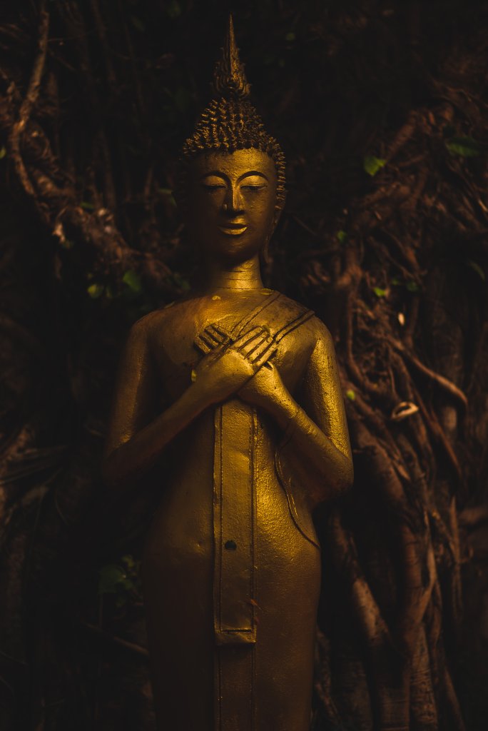 Statue dorée de Bouddha